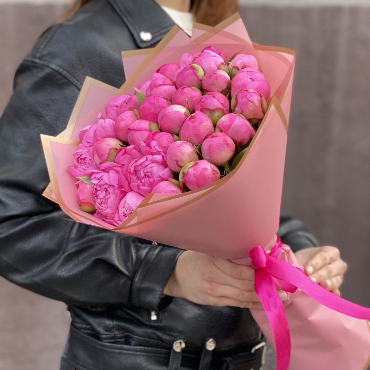 35 розовых пионов Флеминг